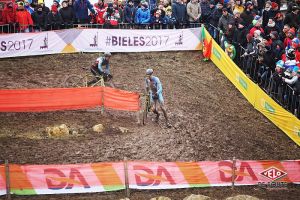 gallery Championnats du monde de cyclo-cross / De la boue, des crevaisons et Van Aert gagne à la fin