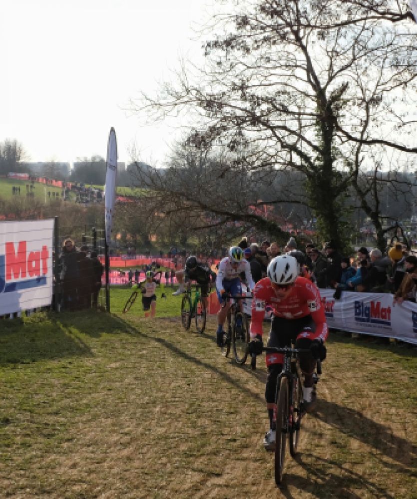 gallery CX : MVDP triomphe à Besançon