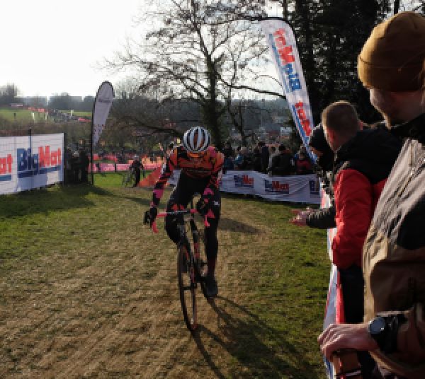 gallery CX : MVDP triomphe à Besançon