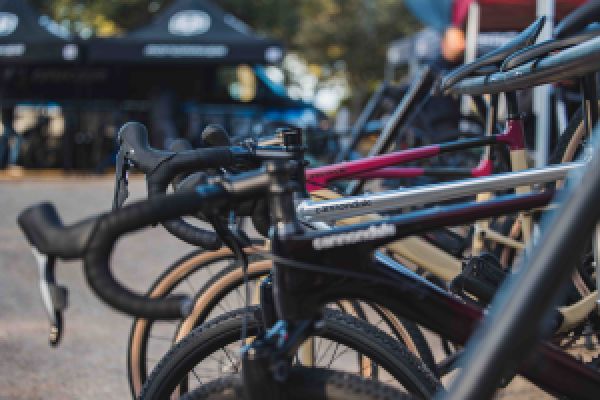 gallery Gravel Test Tour #2 : des vélos titane et carbone à l&#39;essai !